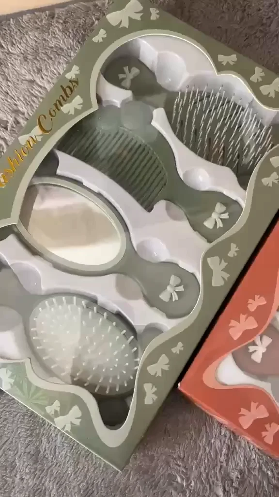 Ez Hair Brush & Comb Kit – 4 Pcs